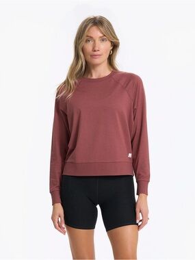 Vuori Women’s Long Sleeve Halo Crewneck Tee in Rosewood Heather